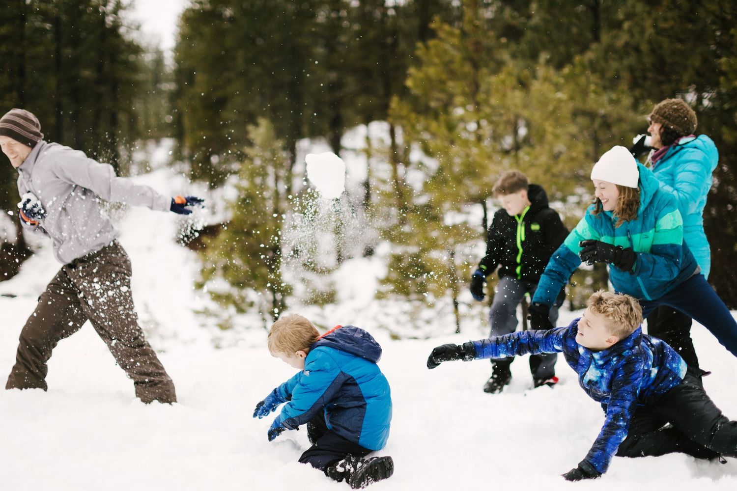 Family photoshoot outdoors in Idaho City