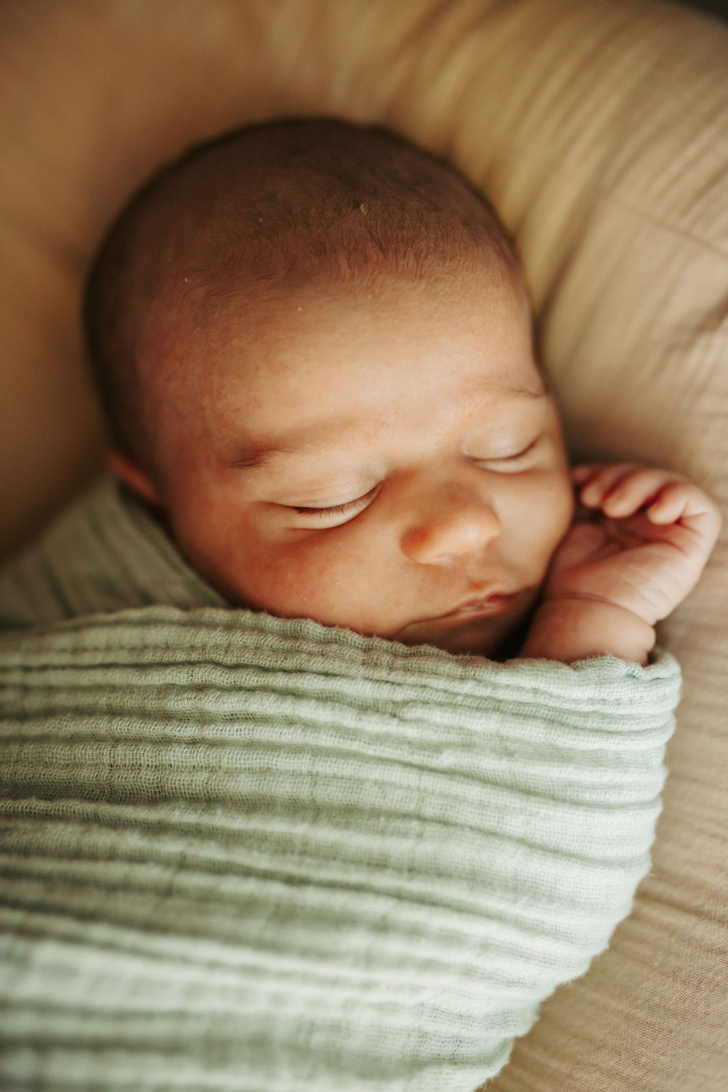 Newborn photoshoot at home in Boise