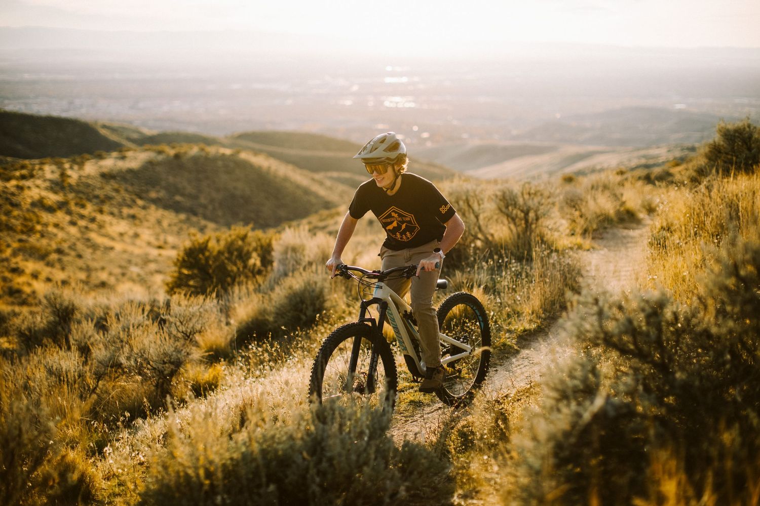 Senior photoshoot mountain biking in Boise