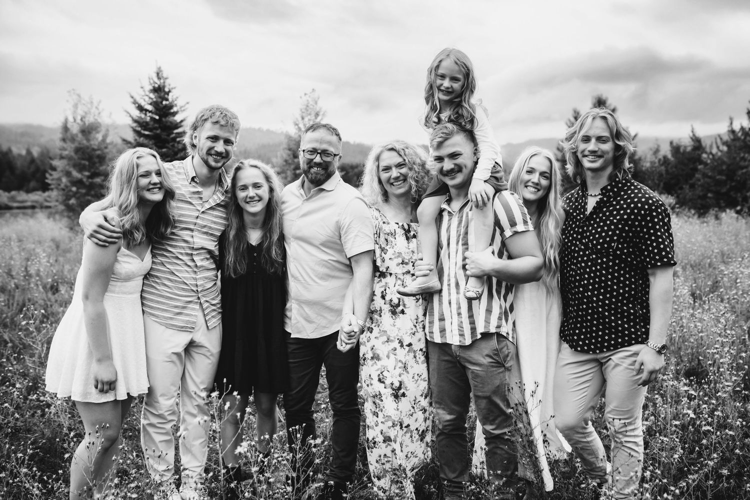 Large family posing for a portrait in Cascade Idaho
