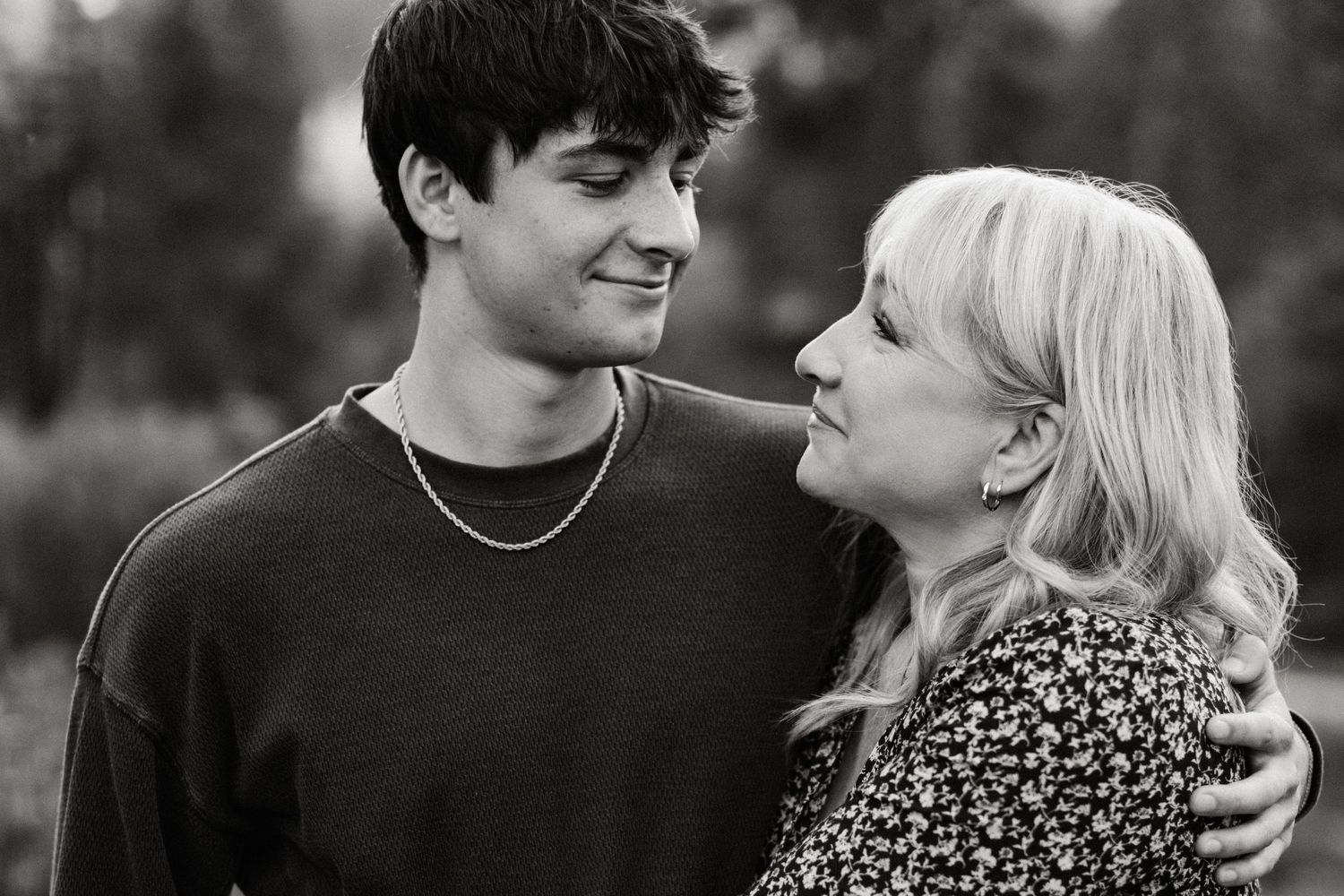 Black and white image from family photoshoot near Boise