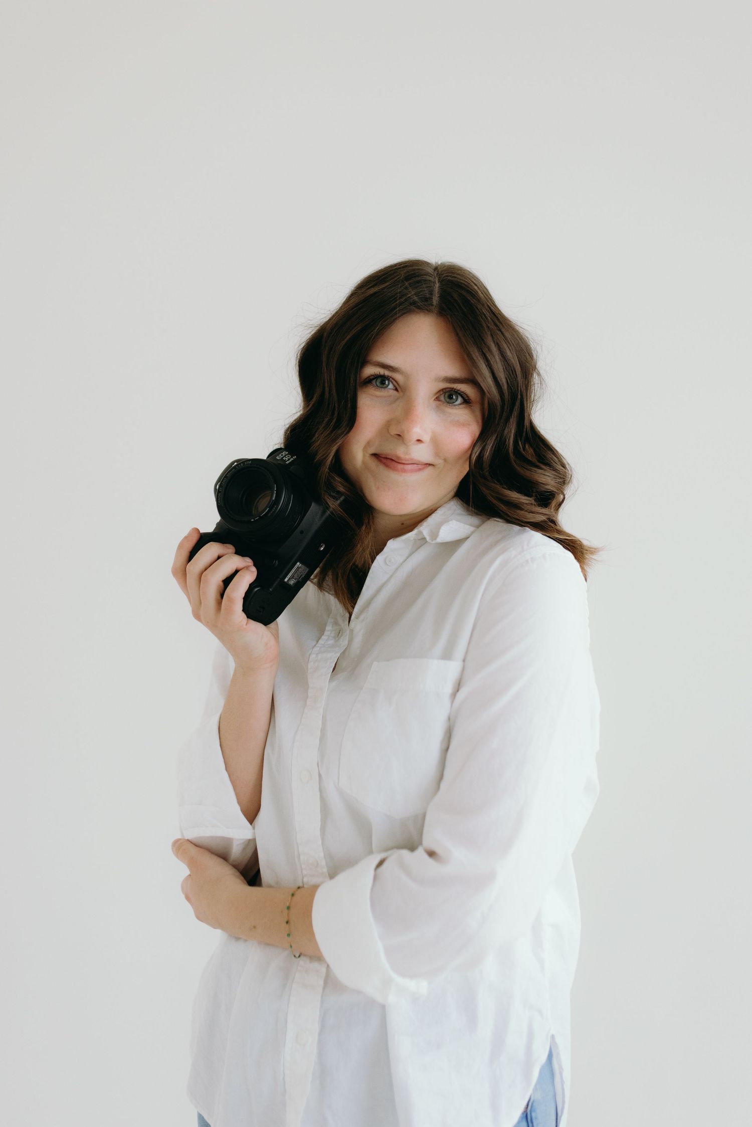 Wedding photography by Ryann Kaiser Photo—capturing candid moments, timeless details, and love stories in a modern, elegant, luxurious style