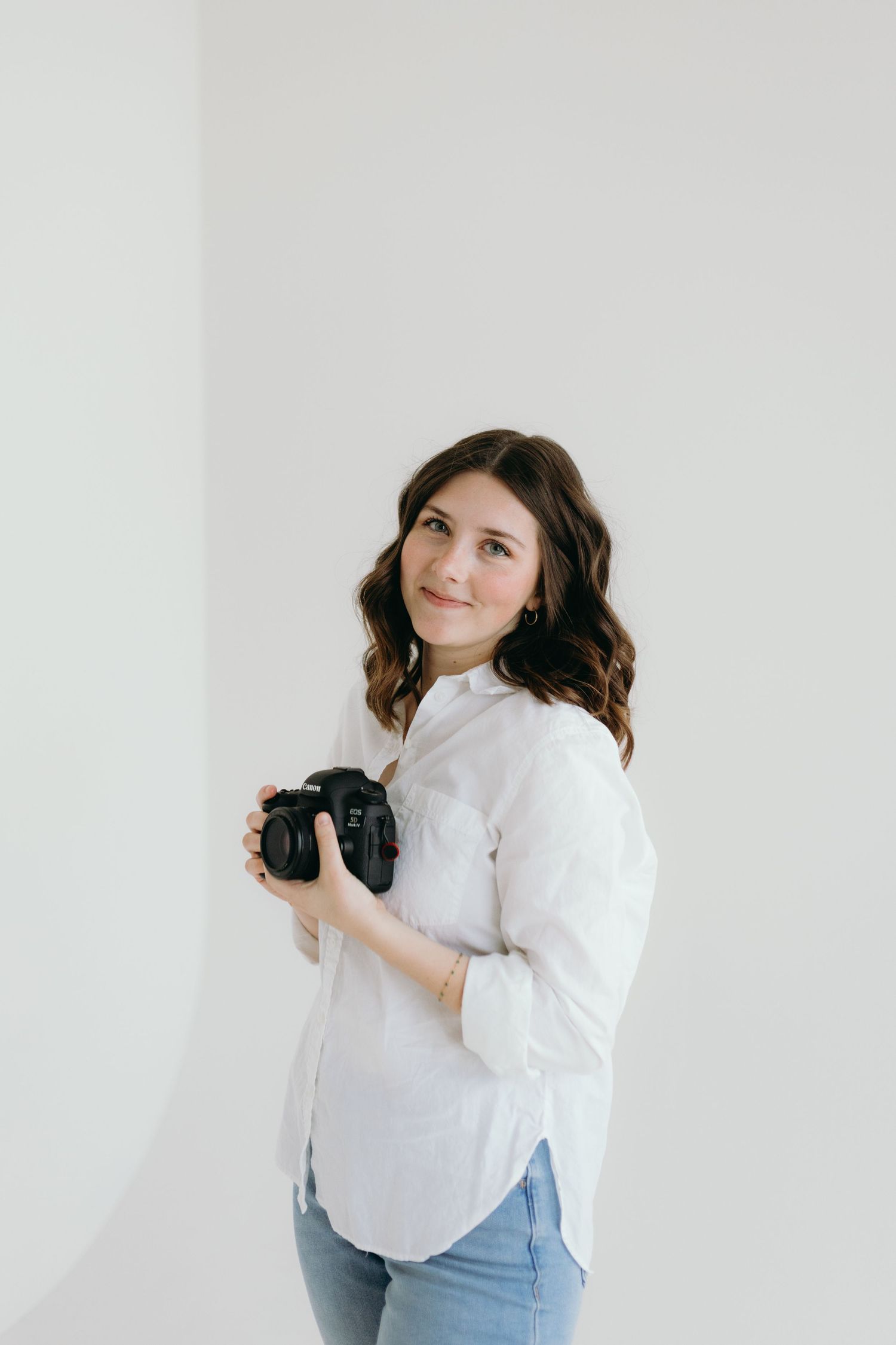 Wedding photography by Ryann Kaiser Photo—capturing candid moments, timeless details, and love stories in a modern, elegant, luxurious style