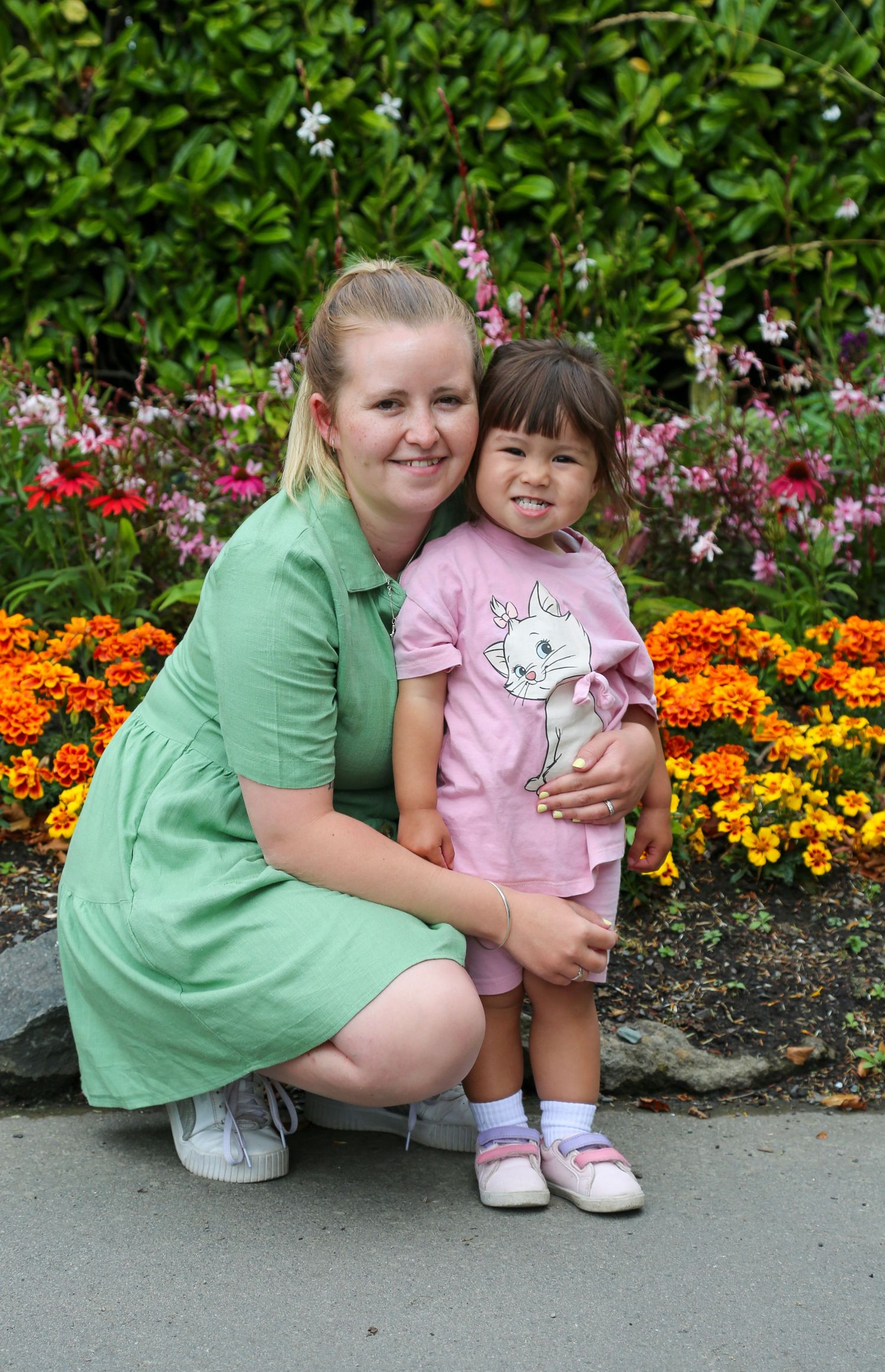 Mumma and daughter portrait session at Mona Vale, Christchurch