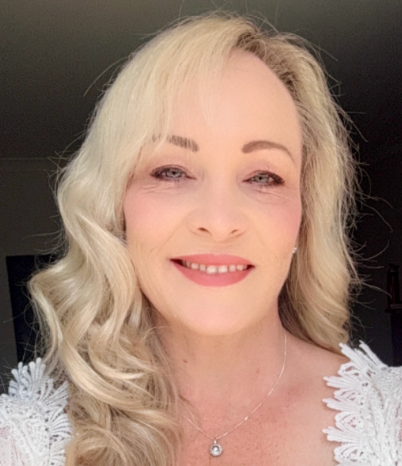 Justine Menzies - the face behind the lens - Feather Frame Photography
