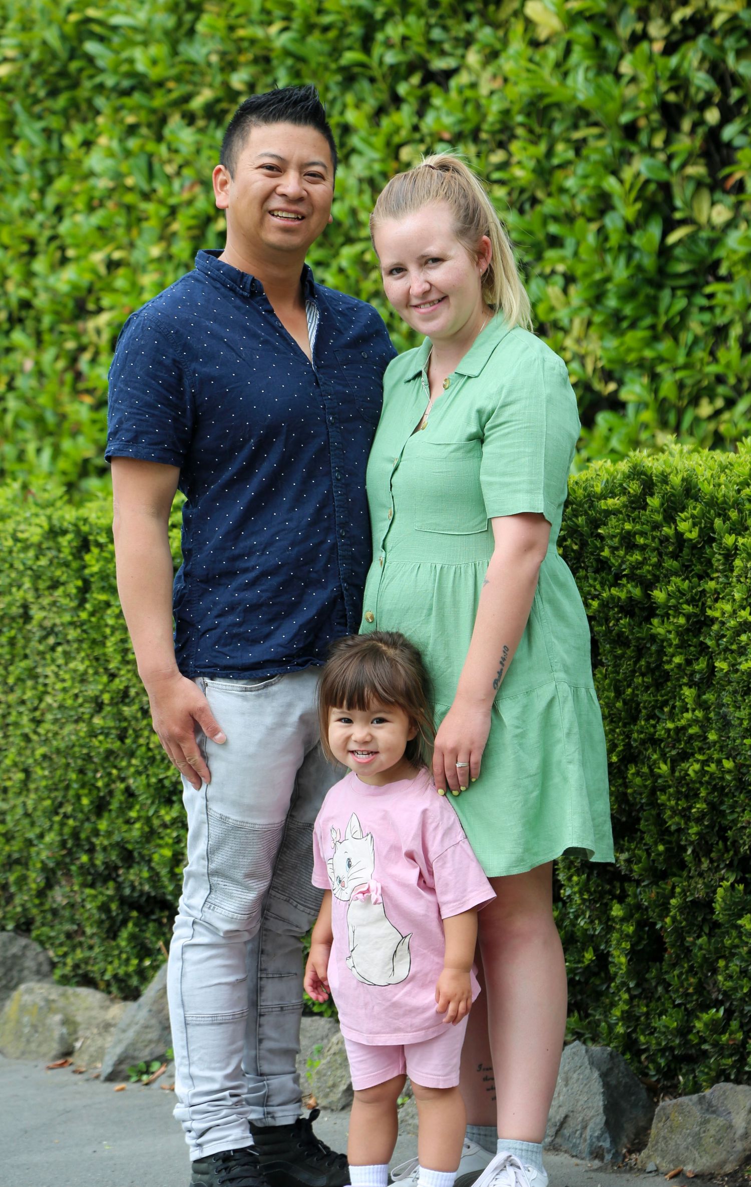 Su Family portraits in garden setting