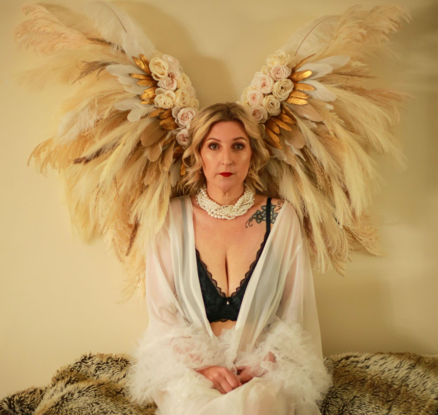 Boudoir beauty, Trish, angel wings