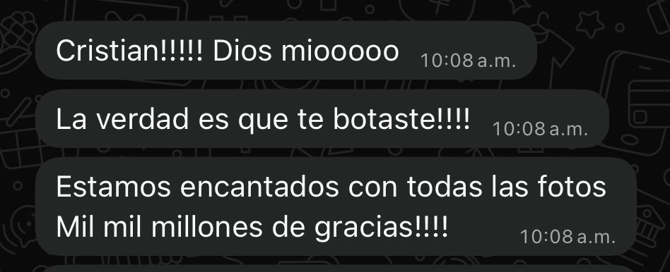 Dark mobile phone screenshot showing Spanish text messages with white text on black background.