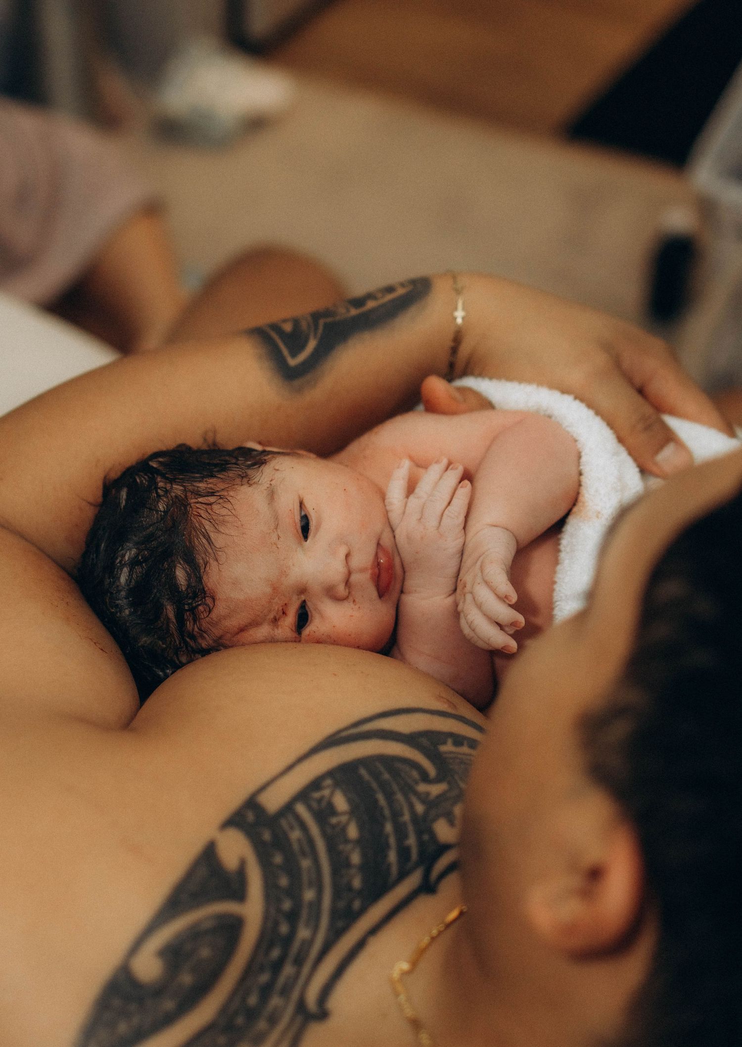 Skin to skin during postpartum Golden Hour