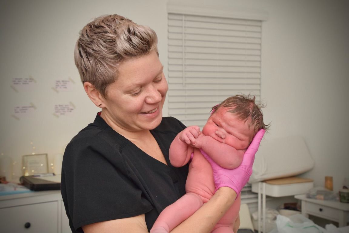 Gentle newborn care with midwives in your home