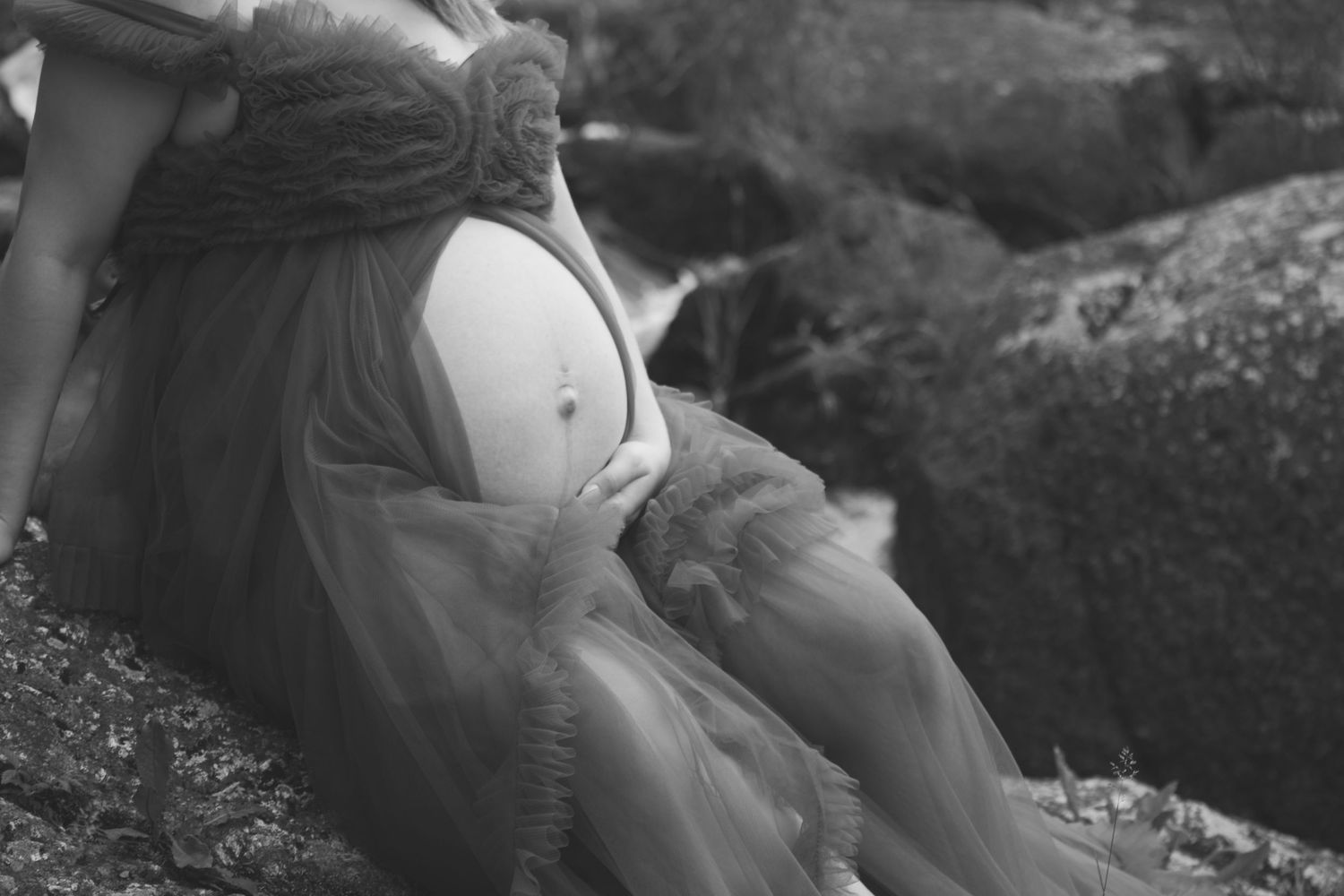 Maternity photography in Green Bay & Door County. Capture natural, warm, and authentic pregnancy portraits with personalized outdoor
