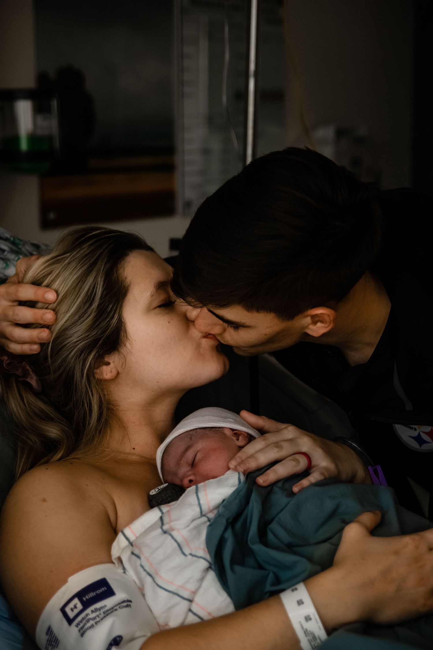 Oahu Hawaii
Birth photographer 
Oahu Hawaii birth photographer
Oahu Hawaii photographer 
In home Oahu birth photographer