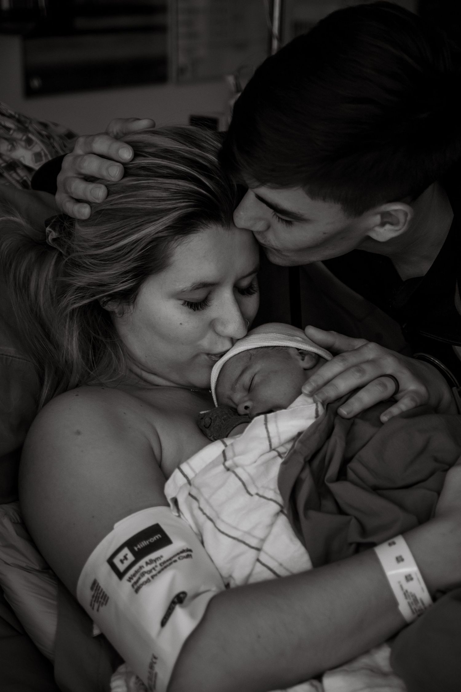 Oahu Hawaii
Birth photographer 
Oahu Hawaii birth photographer
Oahu Hawaii photographer 
In home Oahu birth photographer