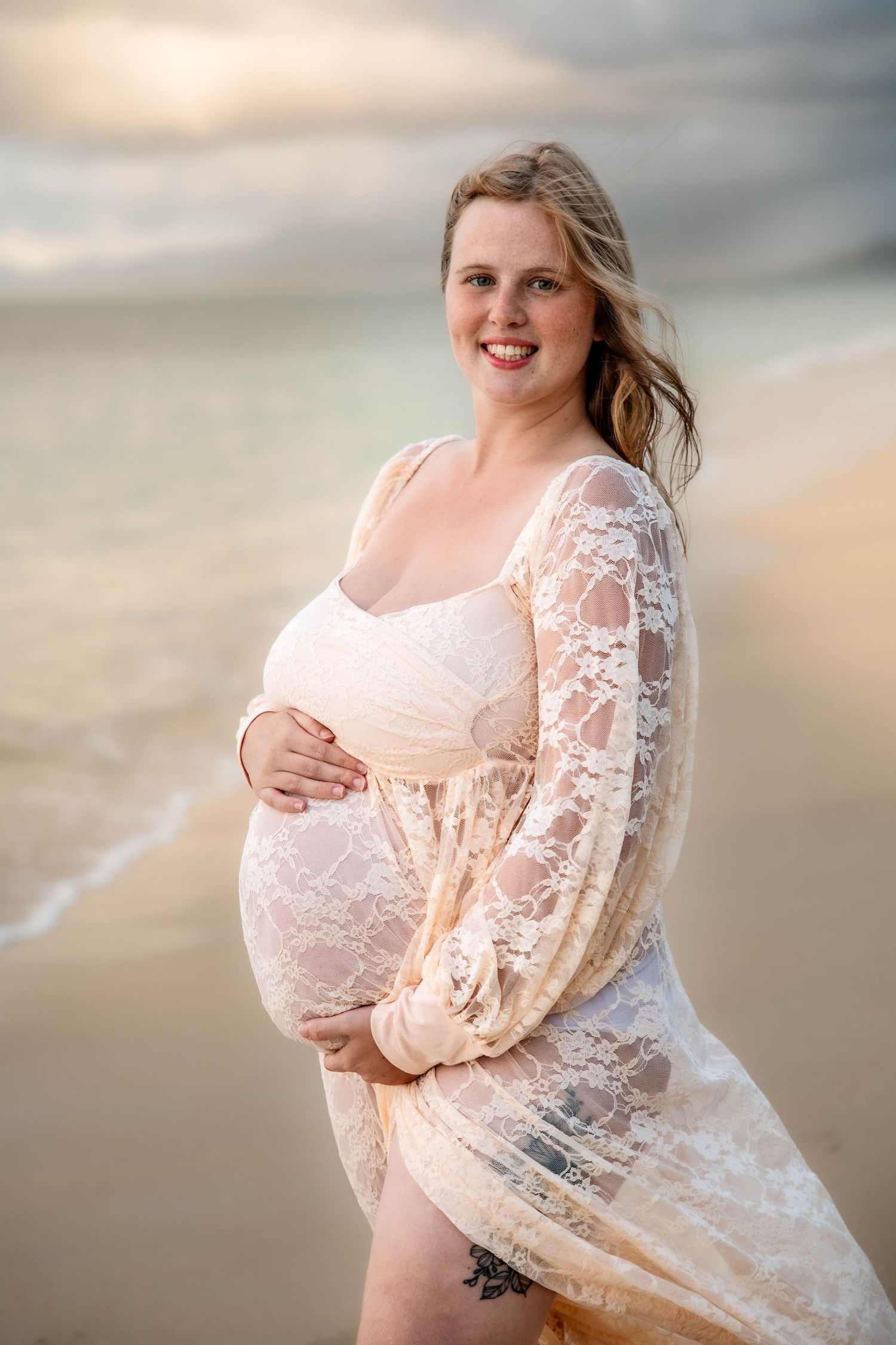 Oahu Hawaii
Family photo
Maternity session
Oahu beach photoshoot