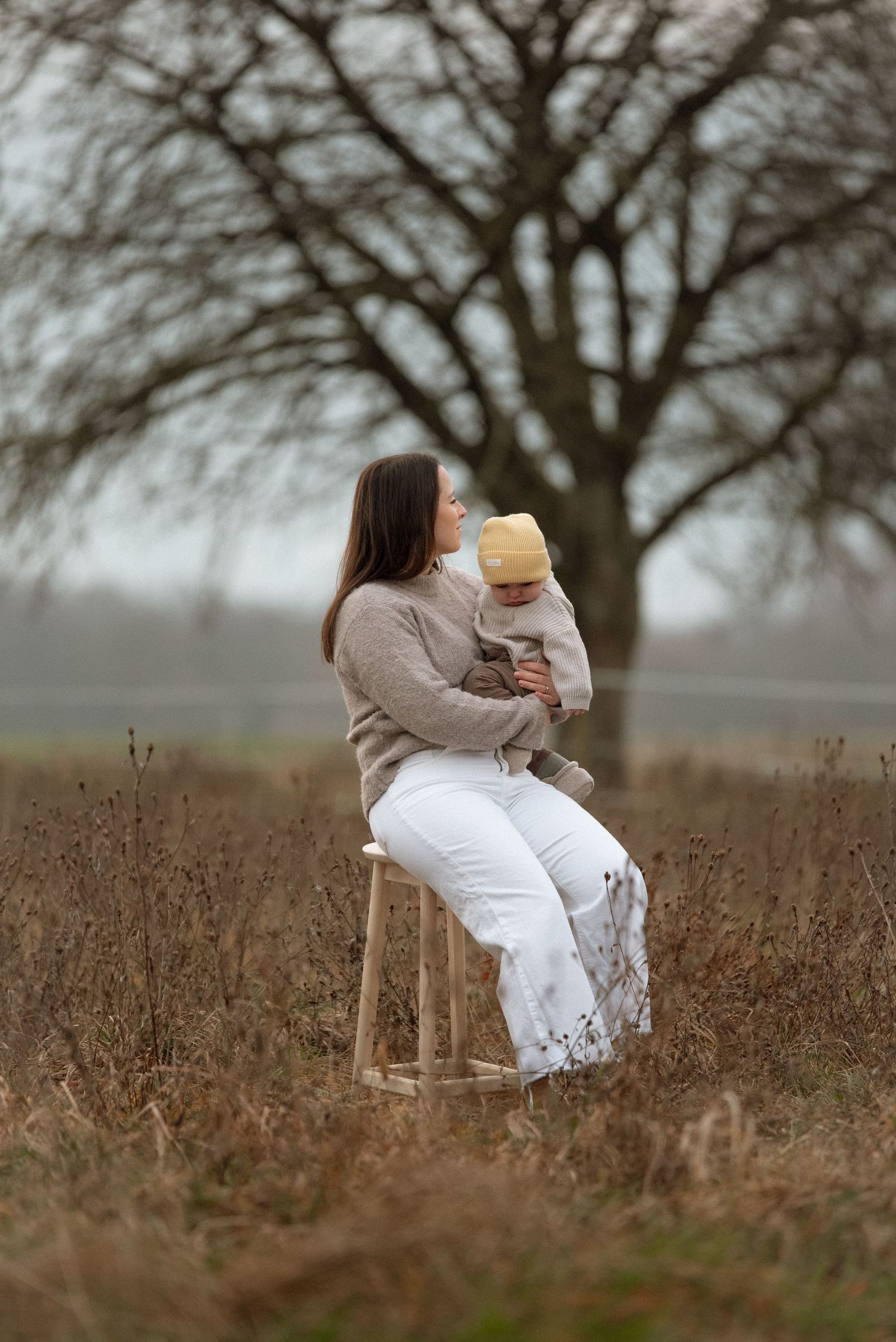 Séance photo famille naturelle à Vevey en lumière douce, portraits authentiques réalisés par Rana Moillen Photographie