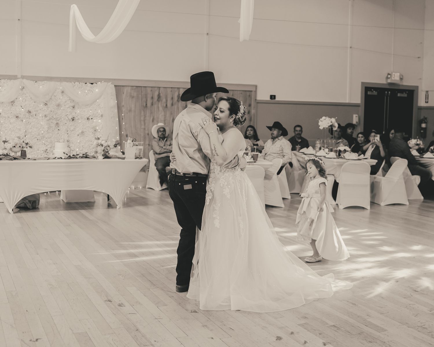 Pineroots Photography captures weddings, newborns, seniors, families & more in Ephrata, Moses Lake, Quincy, Soap Lake & George, WA.