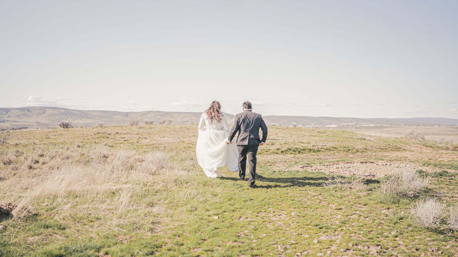 Pineroots Photography captures weddings, newborns, seniors, families & more in Ephrata, Moses Lake, Quincy, Soap Lake & George, WA.