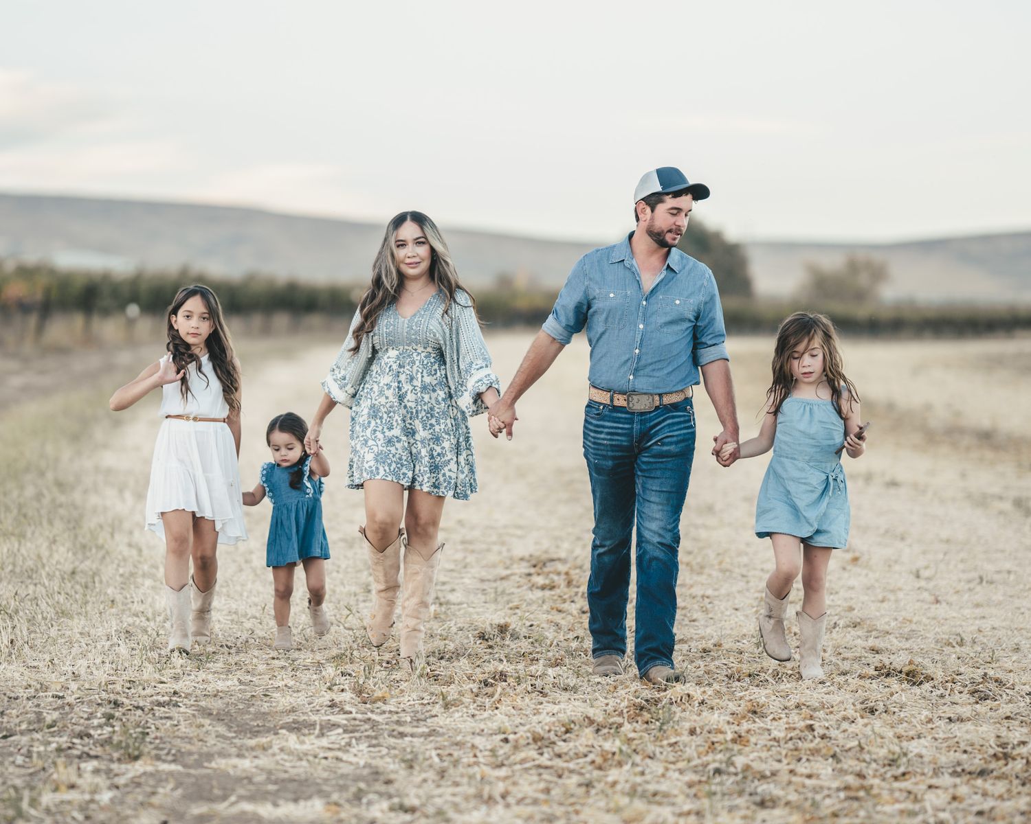 Pineroots Photography captures weddings, newborns, seniors, families & more in Ephrata, Moses Lake, Quincy, Soap Lake & George, WA.