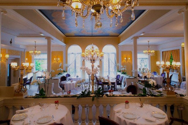 Lasserre restaurant paris