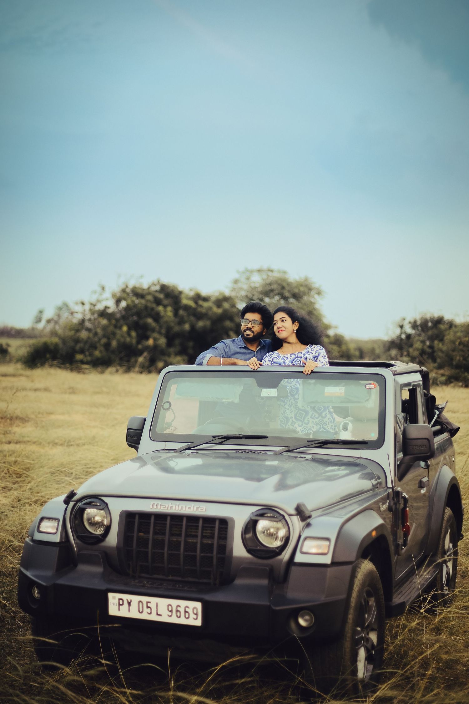 Pre-wedding shoot with jeep