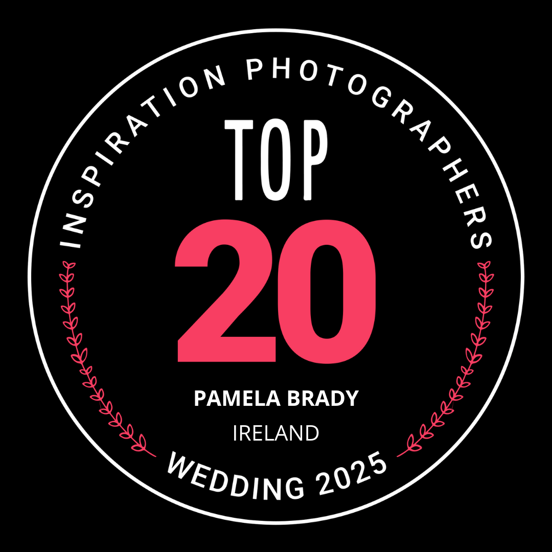 Black circular badge with red number 20 designating top wedding photographers for Inspiration Photographers 2025.