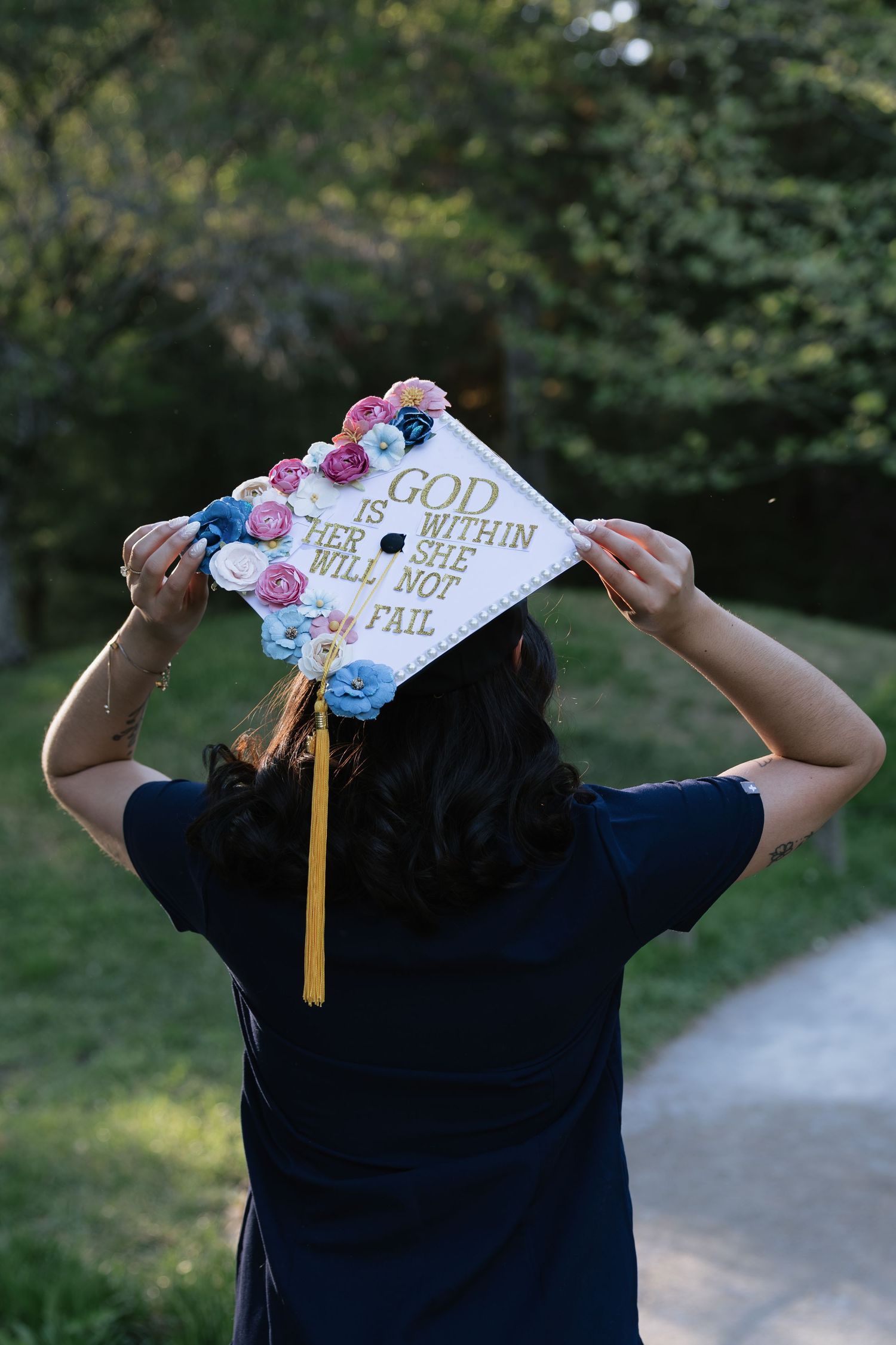 Graduate session captured in Richmond, Virginia.