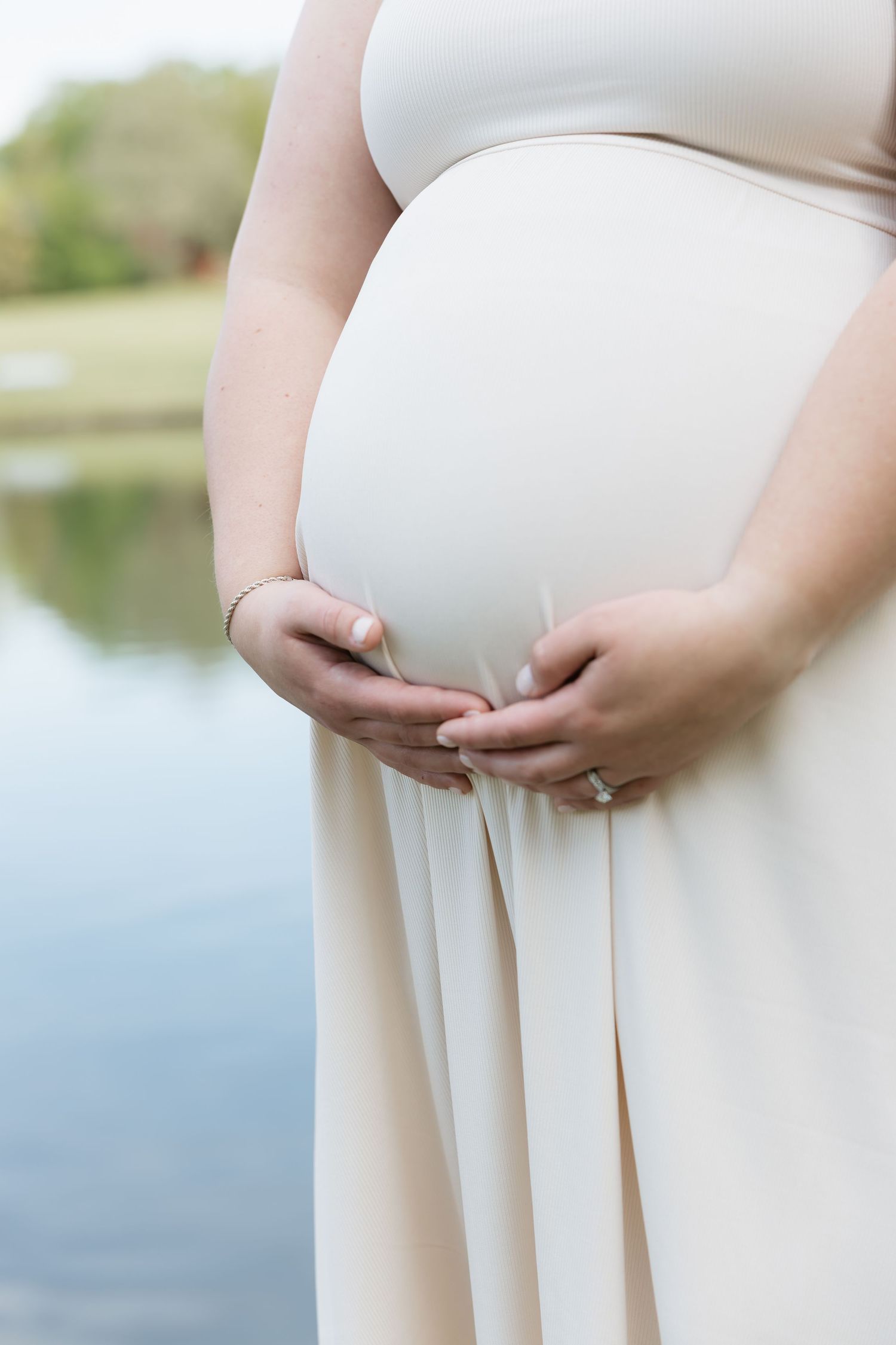 Maternity session captured in Richmond, Virginia.