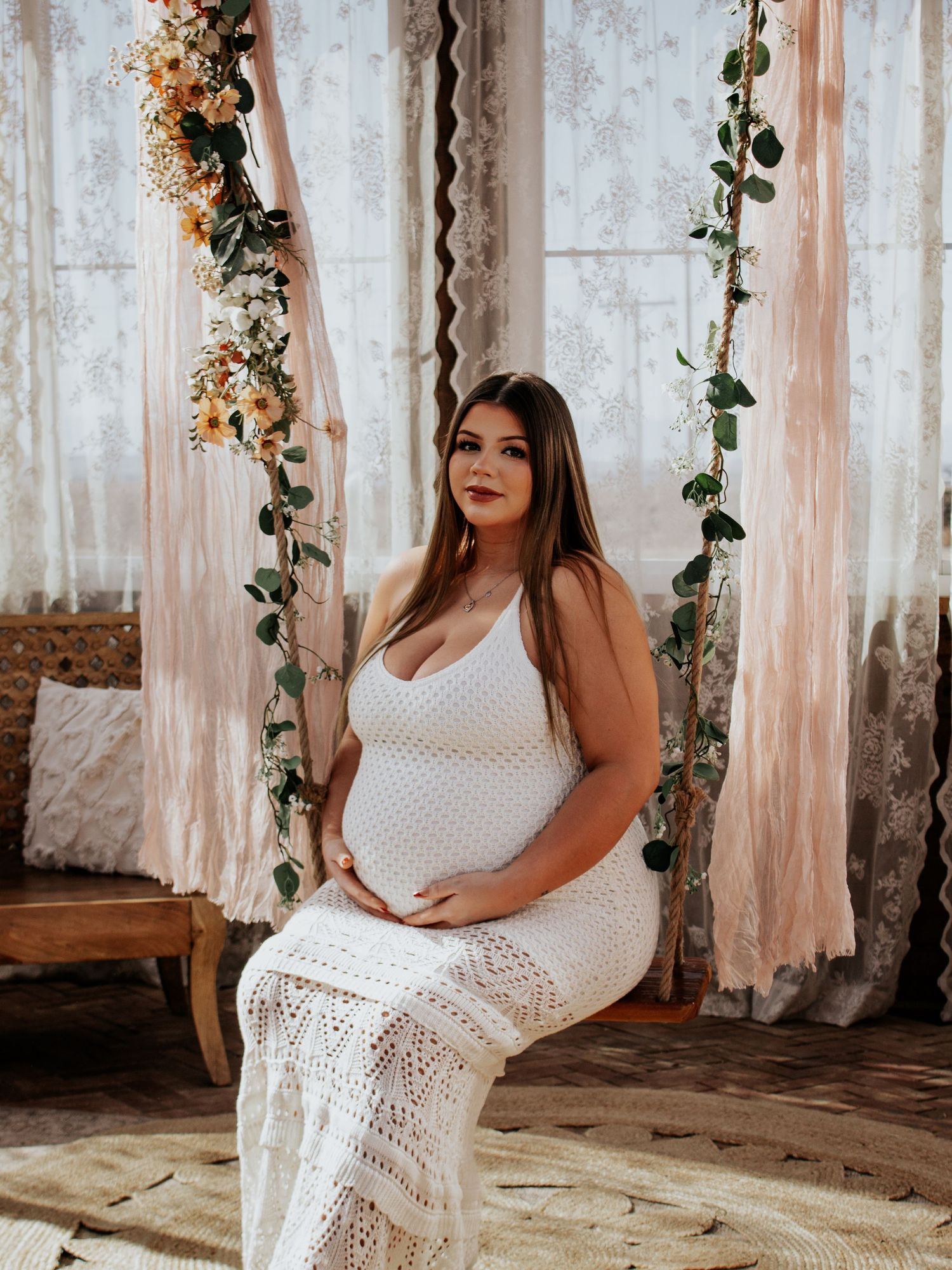 soft natural light maternity