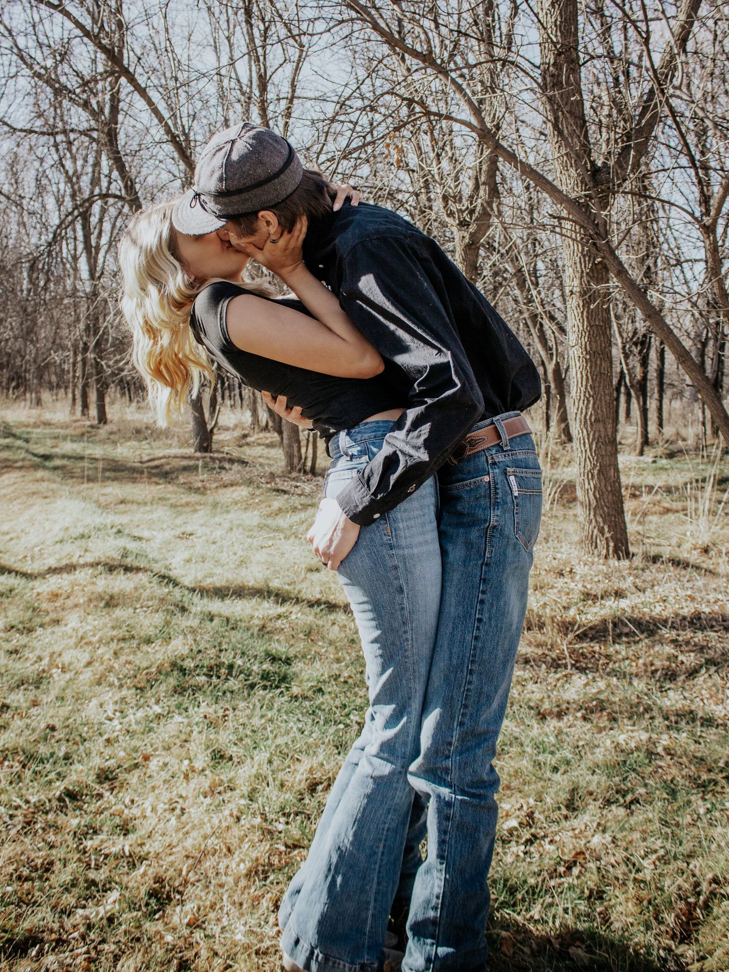 Bright natural light couple, bold colors