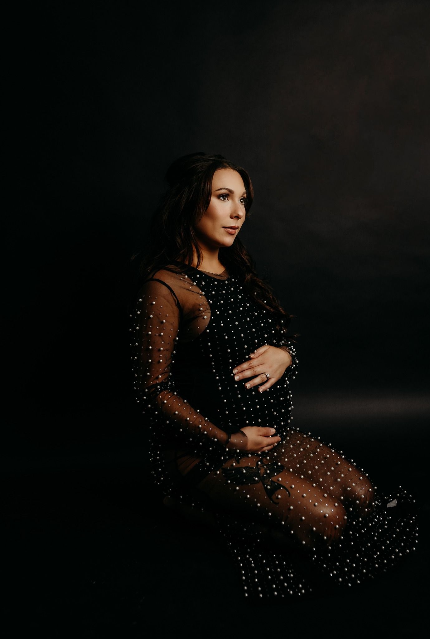 moody maternity session located in Madisonville Kentucky