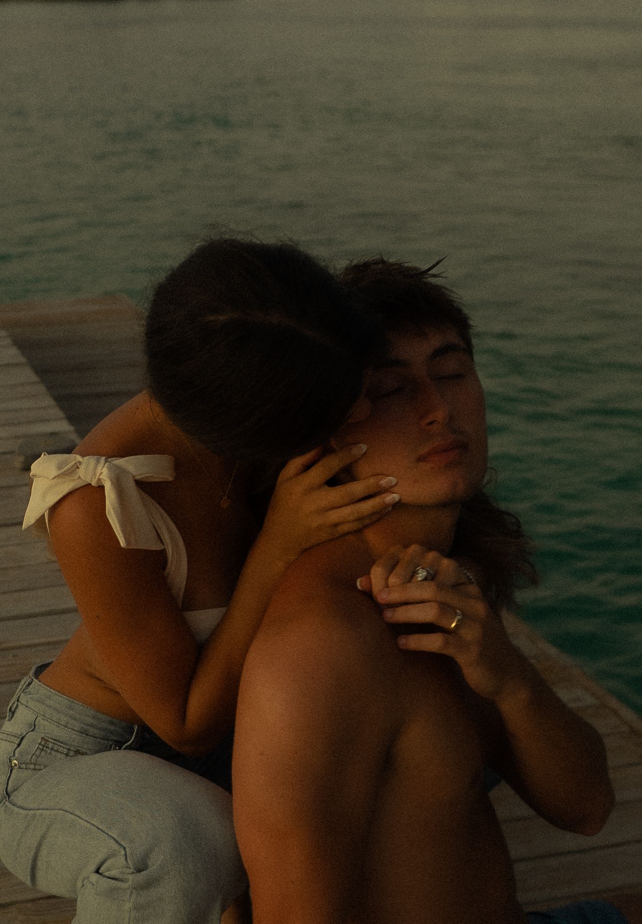 destination photographer. honeymoon photography moorea. luxury couple photographer