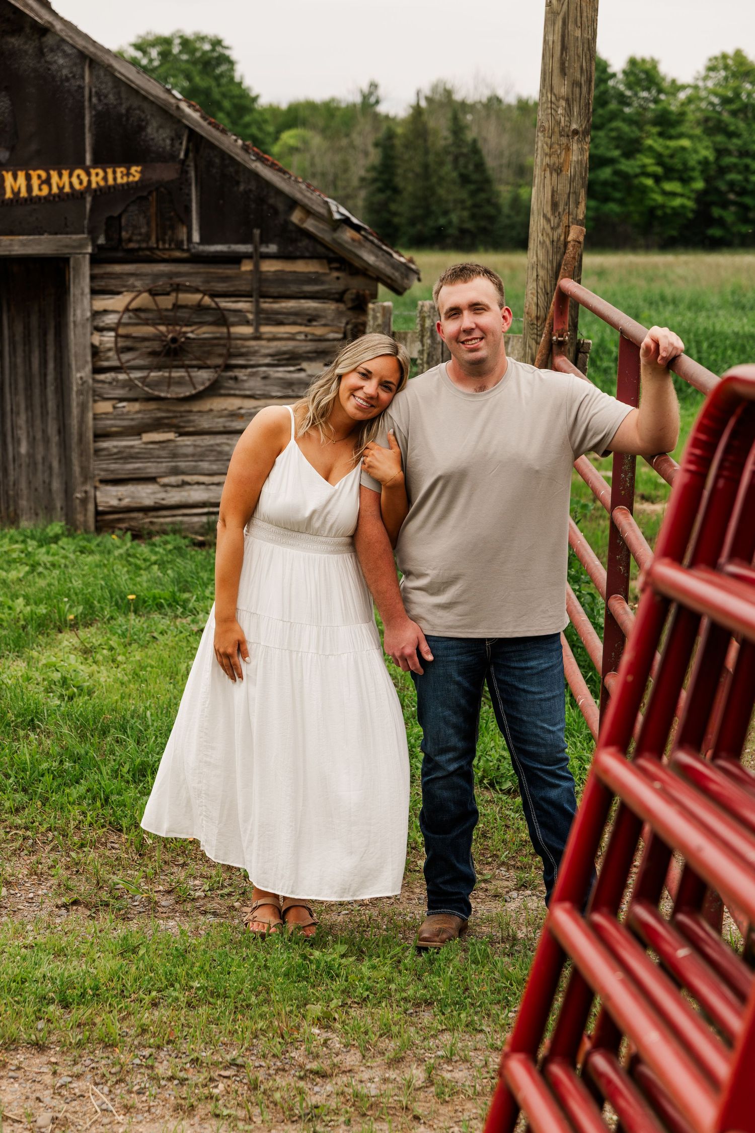 Crystal Falls Michigan Wedding and Engagement session photographer