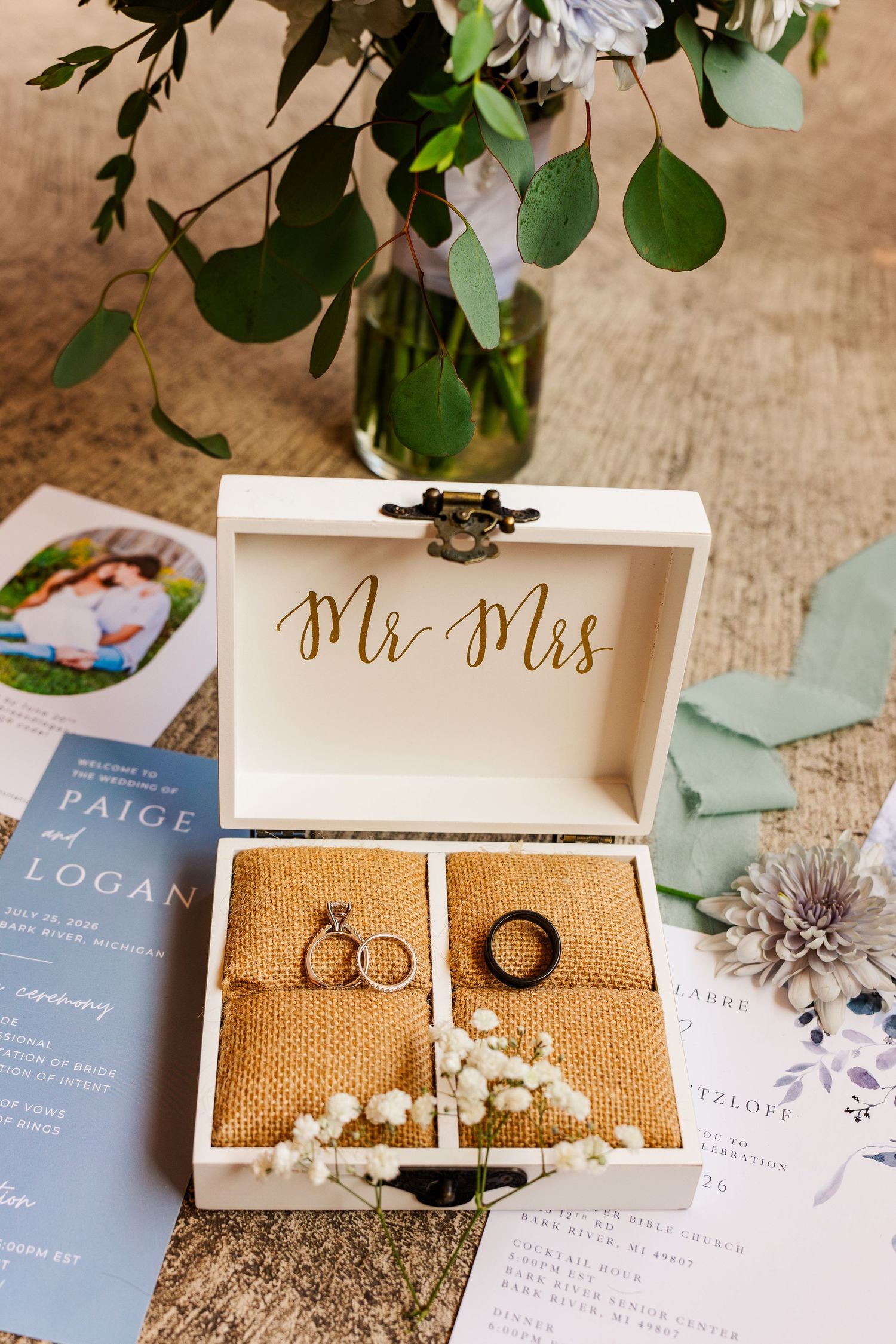 upper peninsula of michigan Escanaba wedding photographer