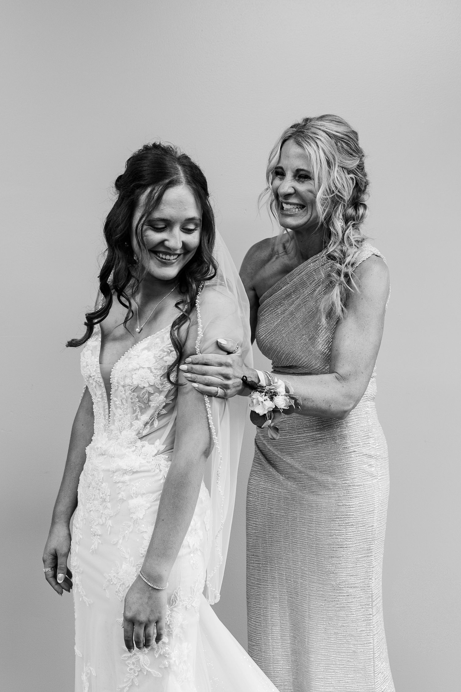 upper peninsula of michigan Escanaba wedding photographer