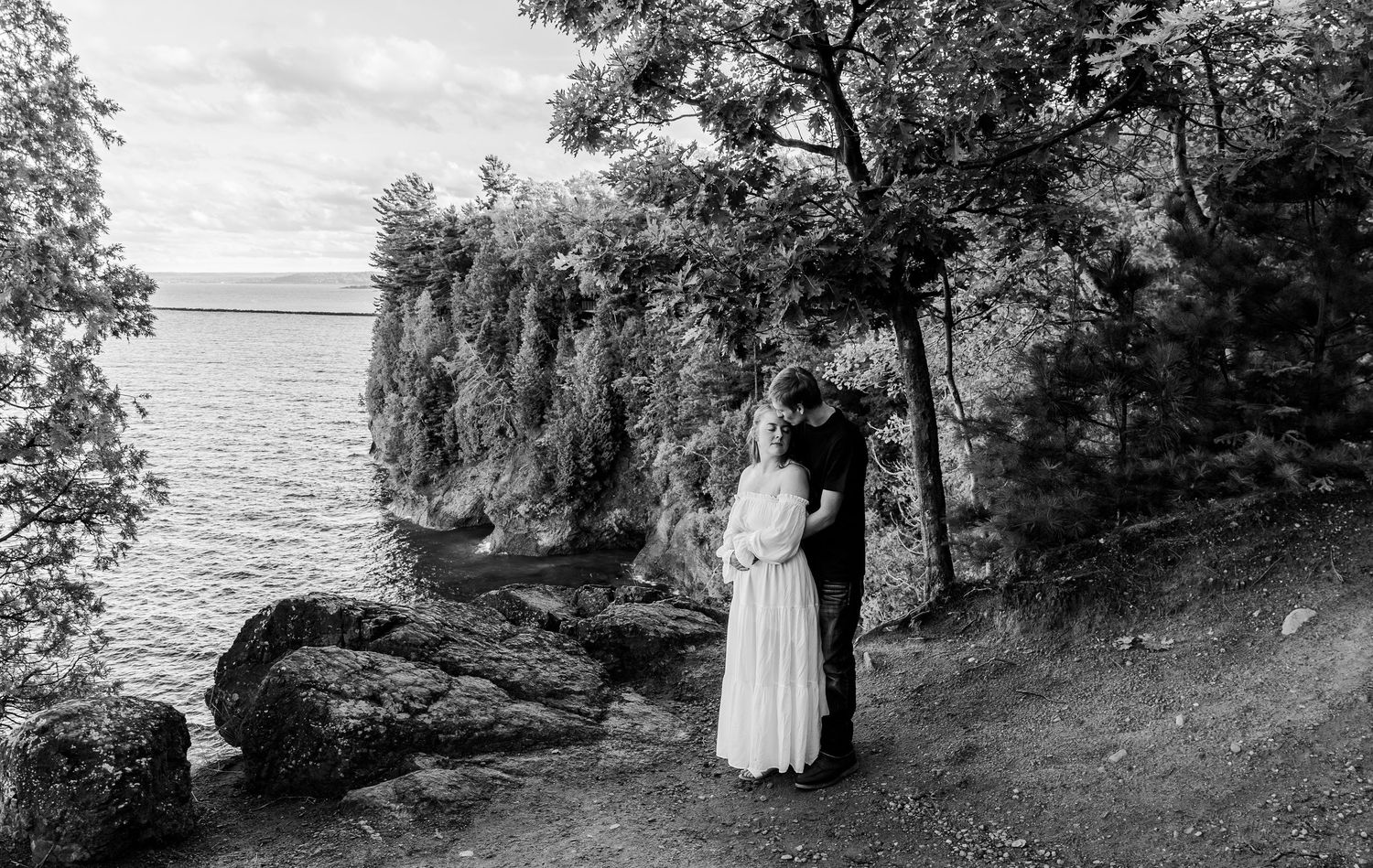 upper peninsula of michigan engagement photographer