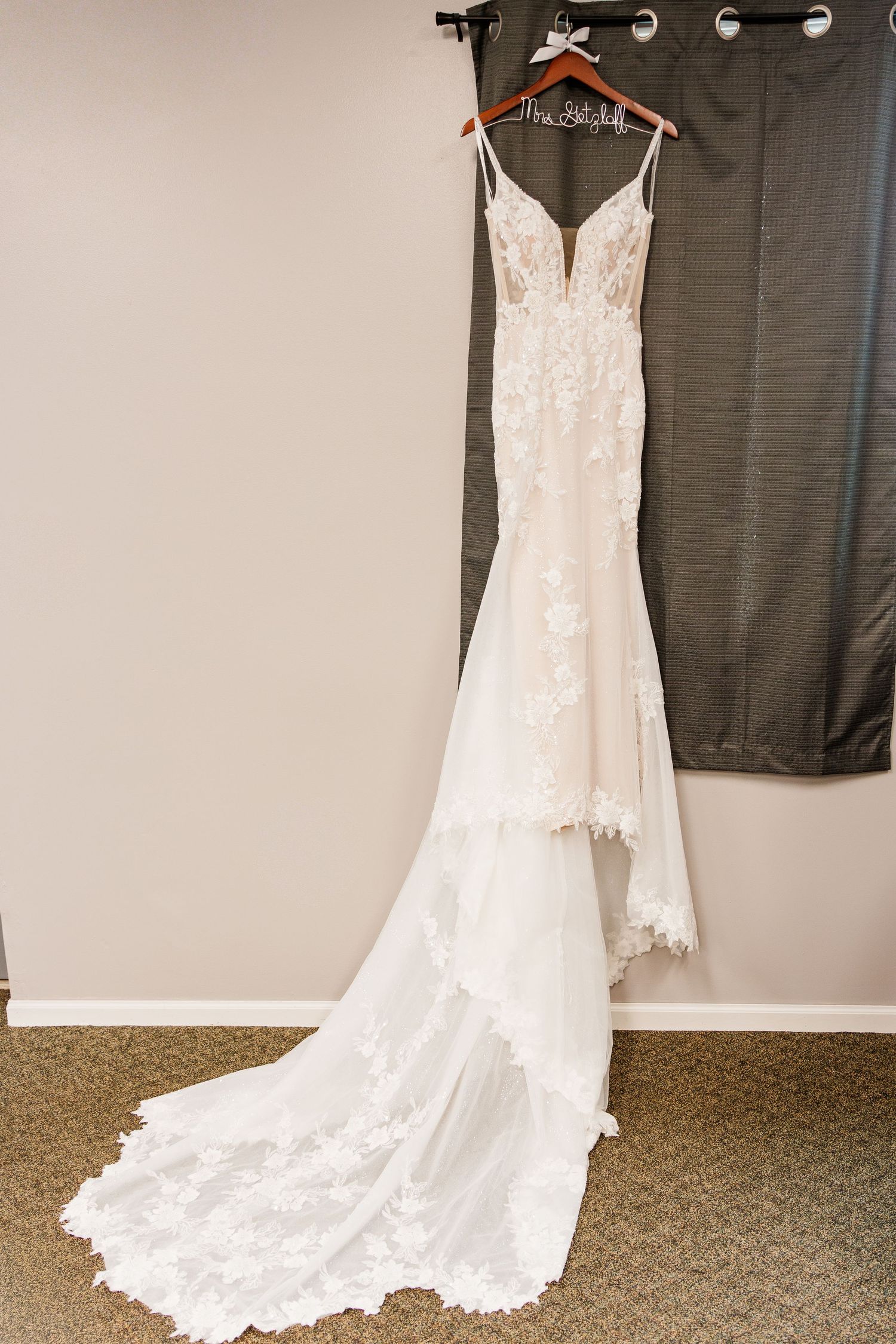 upper peninsula of michigan Escanaba wedding photographer