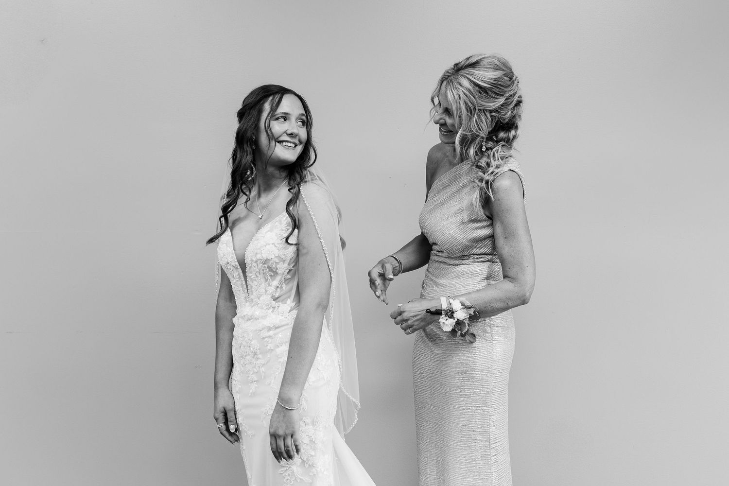 upper peninsula of michigan Escanaba wedding photographer