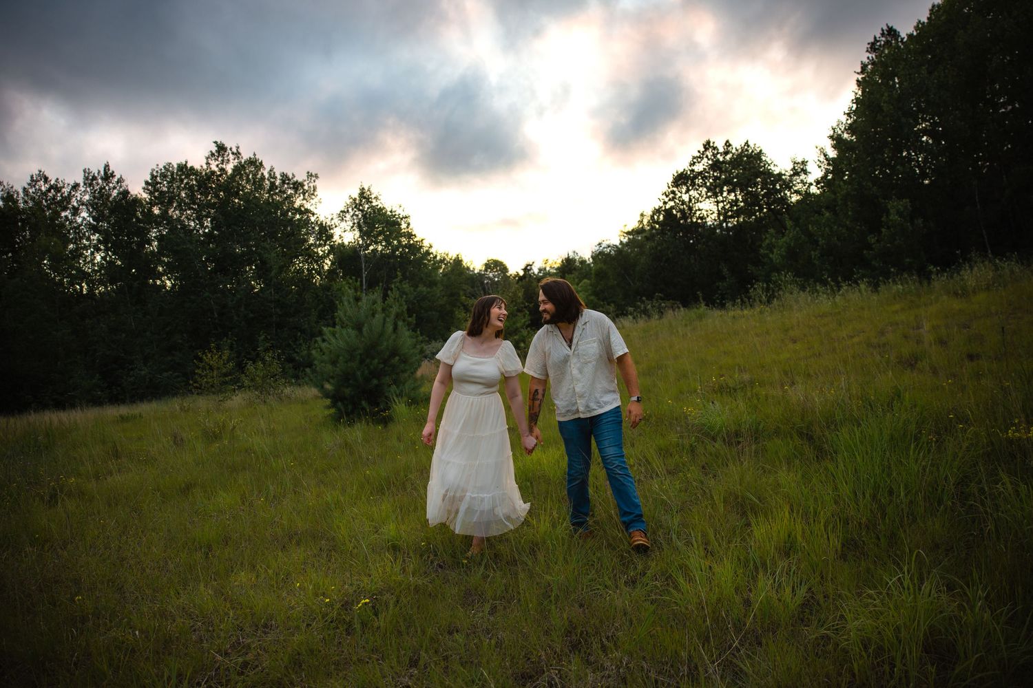 Bemidji photographer captures joyful moment between a couple at their photo session