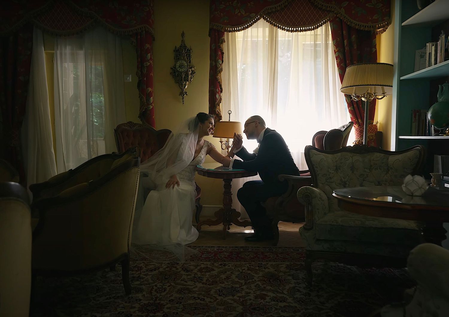 Capture timeless elegance with a bride and groom in a vintage room, creating a stunning, nostalgic wedding portrait.