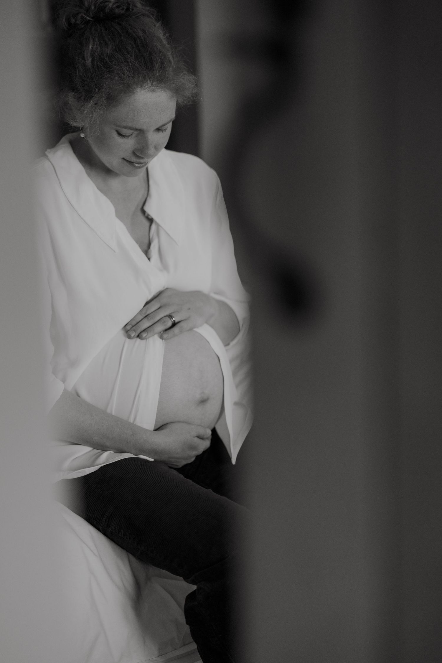 Expectant mum during a relaxed maternity photoshoot in Winchester