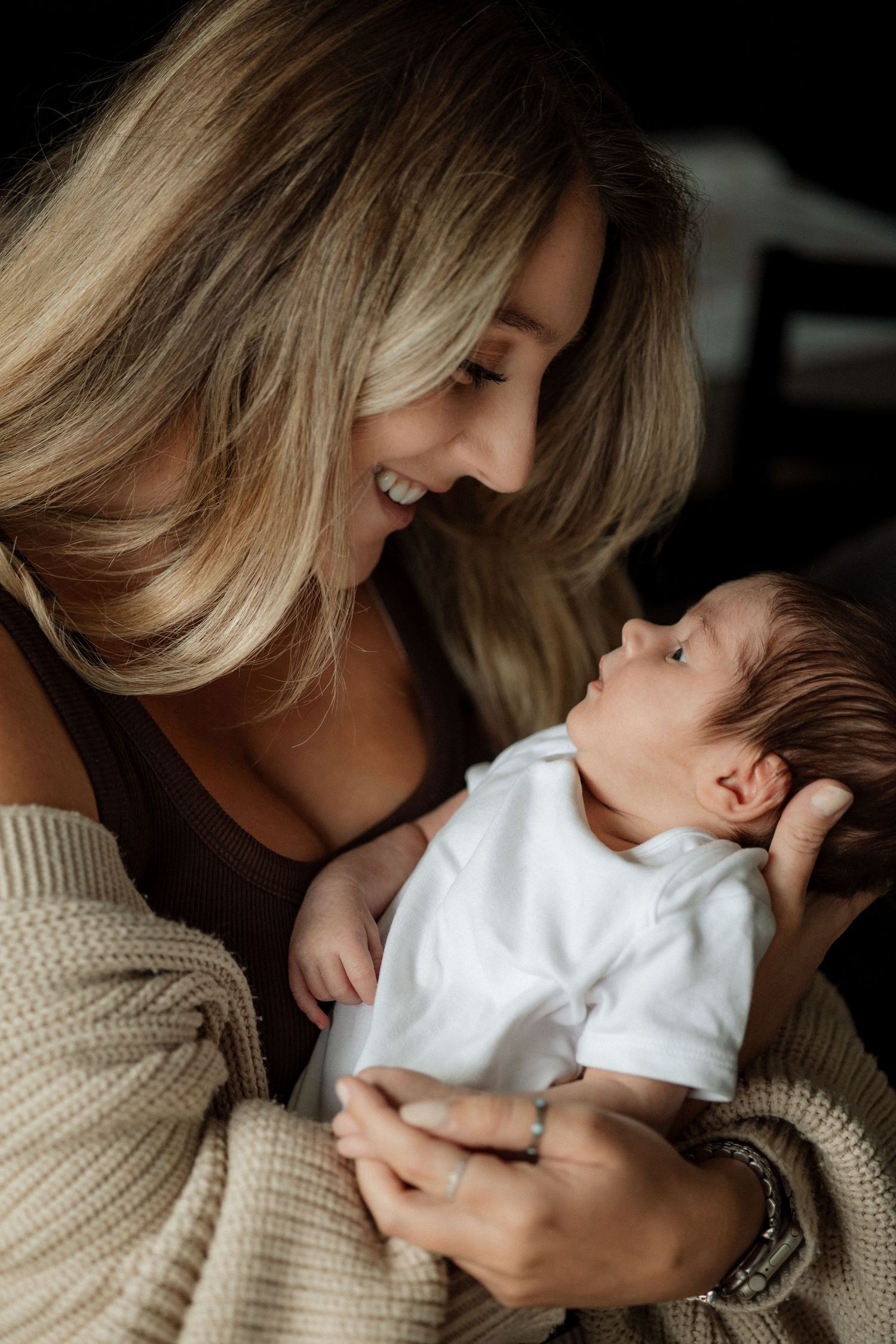 Hampshire Newborn at home photography session photoshoot near me