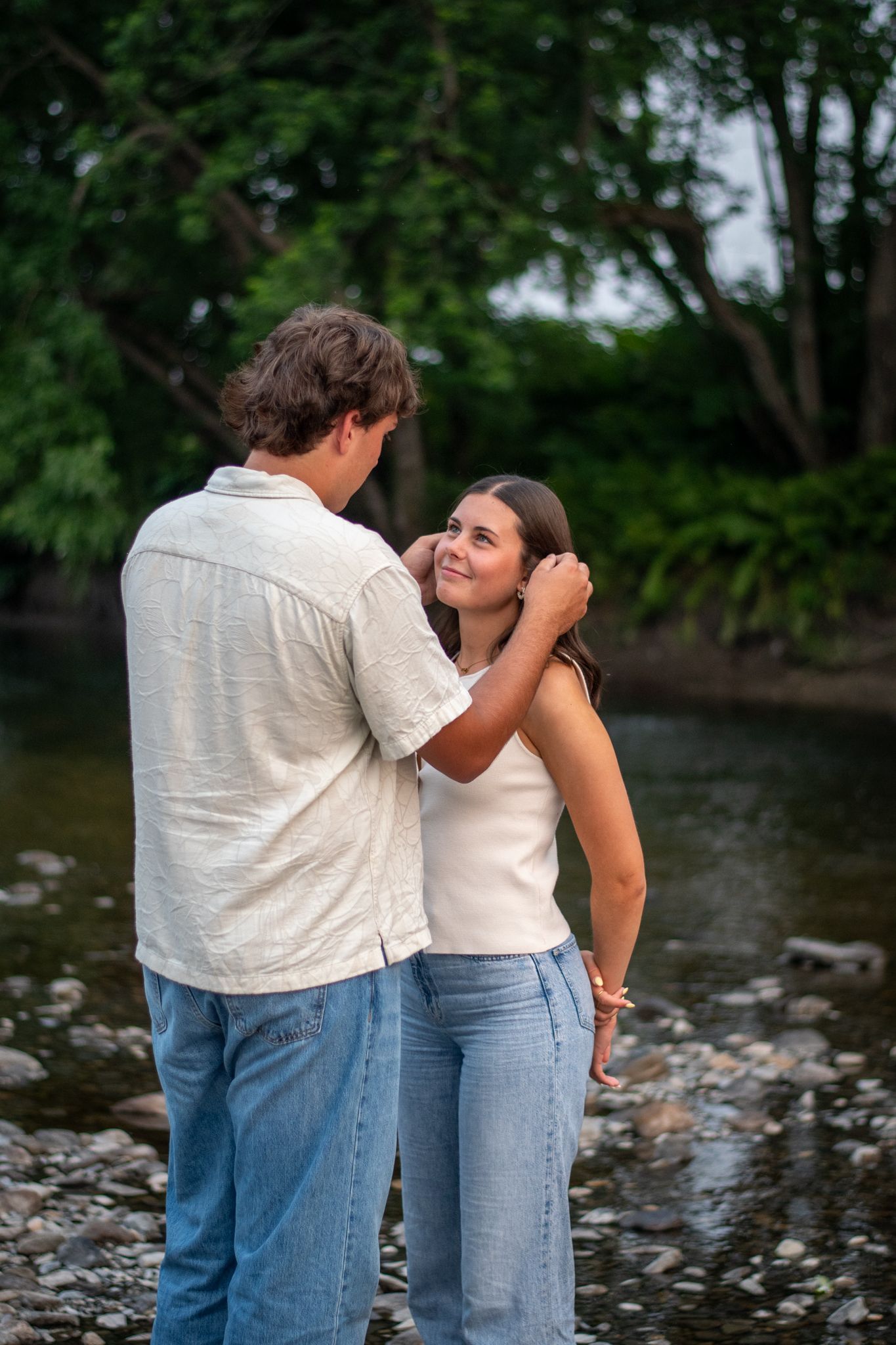 séance photo en couple, beauce, photographe en beauce, couple avec émotions authentiques, beauceville