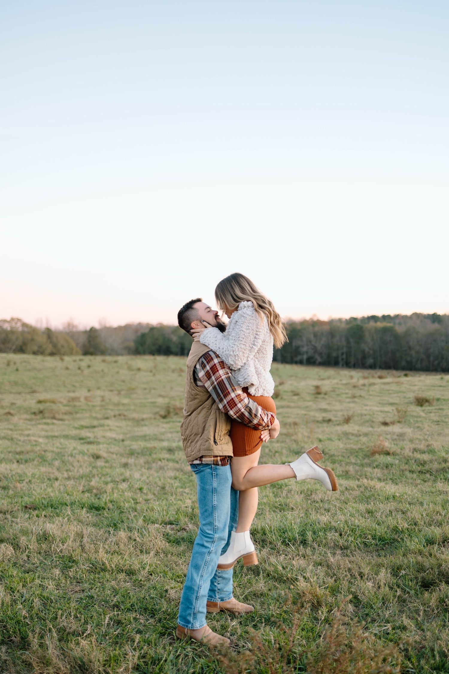 Kenzie Brooke Photography offers expert photography services, specializing in portraits, events, and special moments.