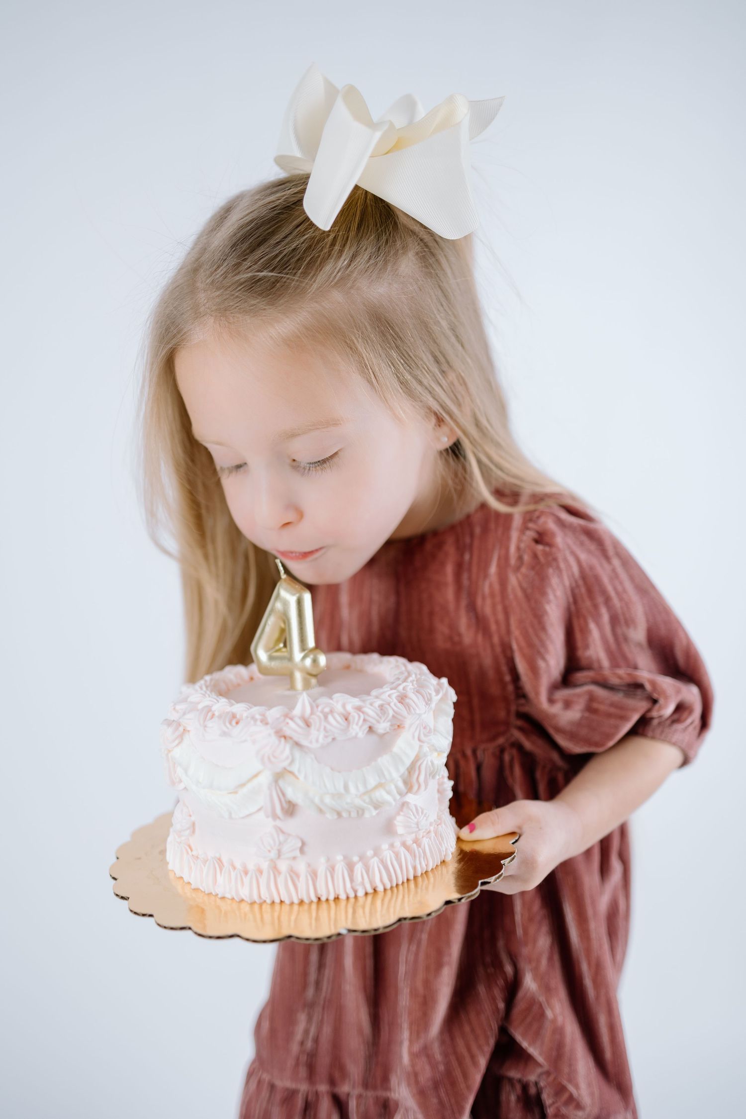 Kenzie Brooke Photography offers expert photography services, specializing in portraits, events, and special moments.