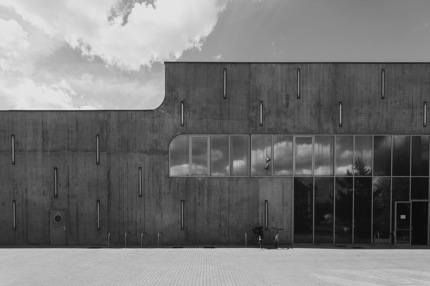 Paysage immortalisé, ambiance graphique, lumière contrastée / Nancy
