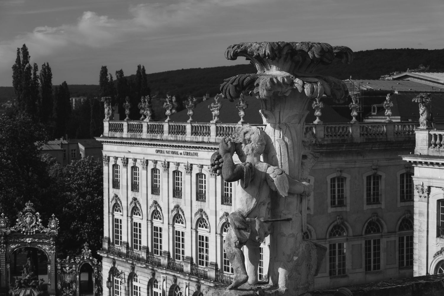 Paysage immortalisé, ambiance graphique, lumière contrastée / Nancy Place Stanislas