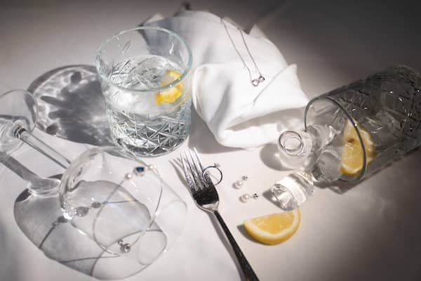 Schmuckfoto mit Gin Tonic Gläsern