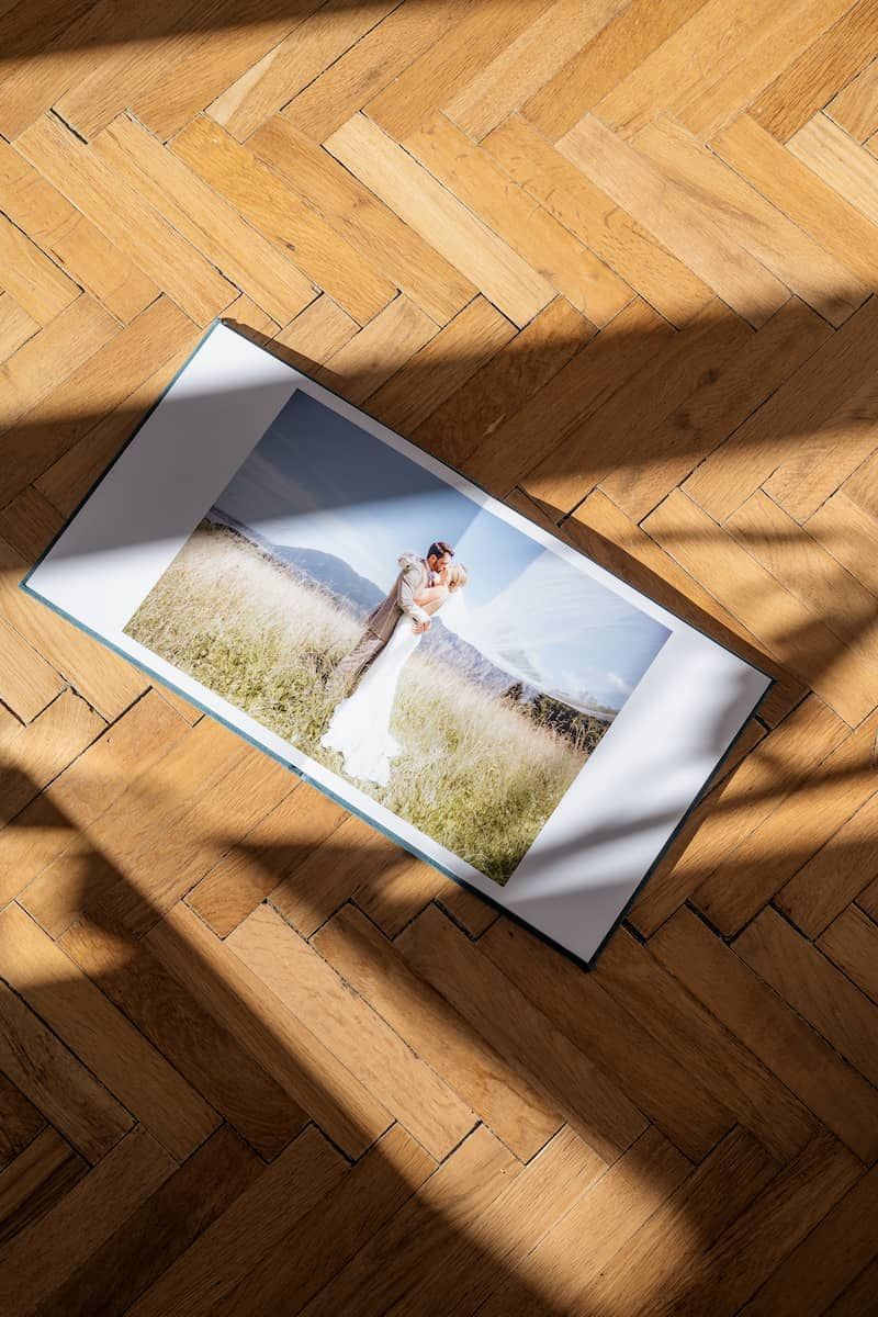Hochzeitsbuch, Fotobuch von Laura & Dhan Hochzeitsfotograf Wien, Niederösterreich, Wachau und Krems