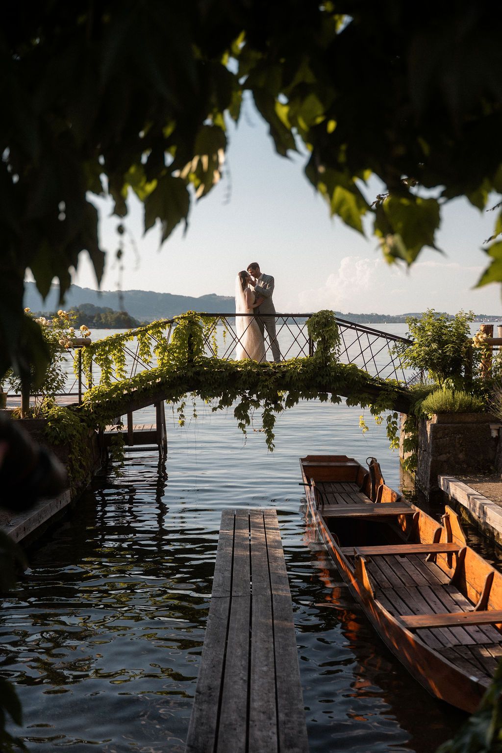 Hochzeit am Traunsee | Hochzeit beim Kloster Traunkirchen | Hochzeitsschifffahrt über den Traunsee | Hochzeitsvideo Traunsee