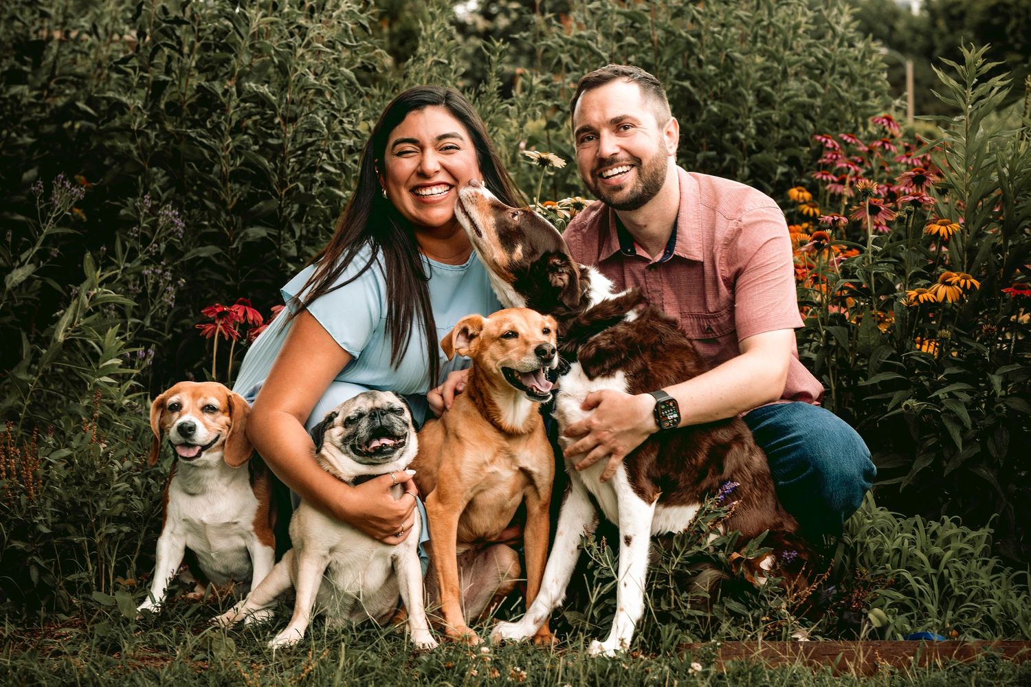 Lisa Graf Pet and Family Photography, freezing all family bonds and memories that last a lifetime.